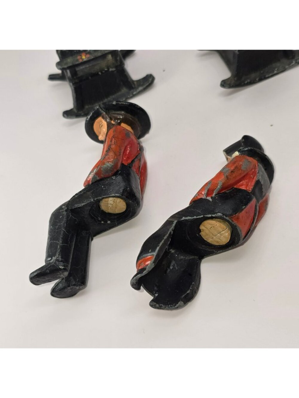 Amish Man & Woman in Rocking Chairs Salt and Pepper Cast Iron Figures CM2359 - Picture 8 of 12